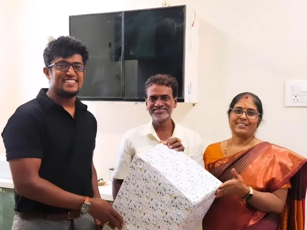 Founder gifting client 4