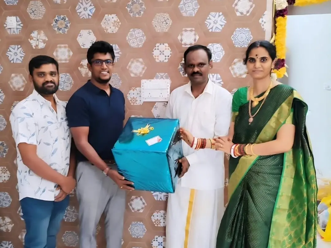 Founder gifting client 5